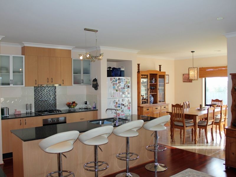 24 Shorebreak Street, Torquay VIC 3228