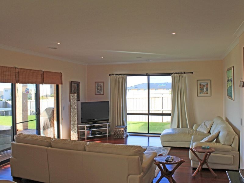 24 Shorebreak Street, Torquay VIC 3228
