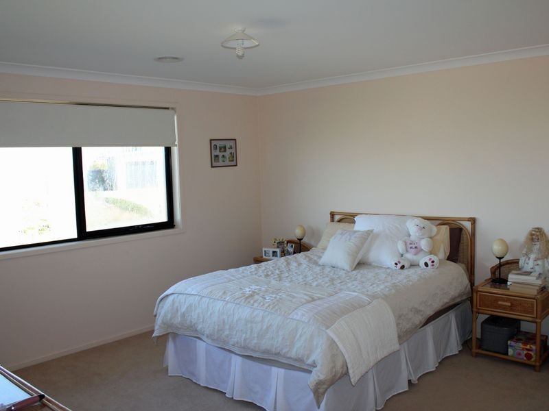 24 Shorebreak Street, Torquay VIC 3228