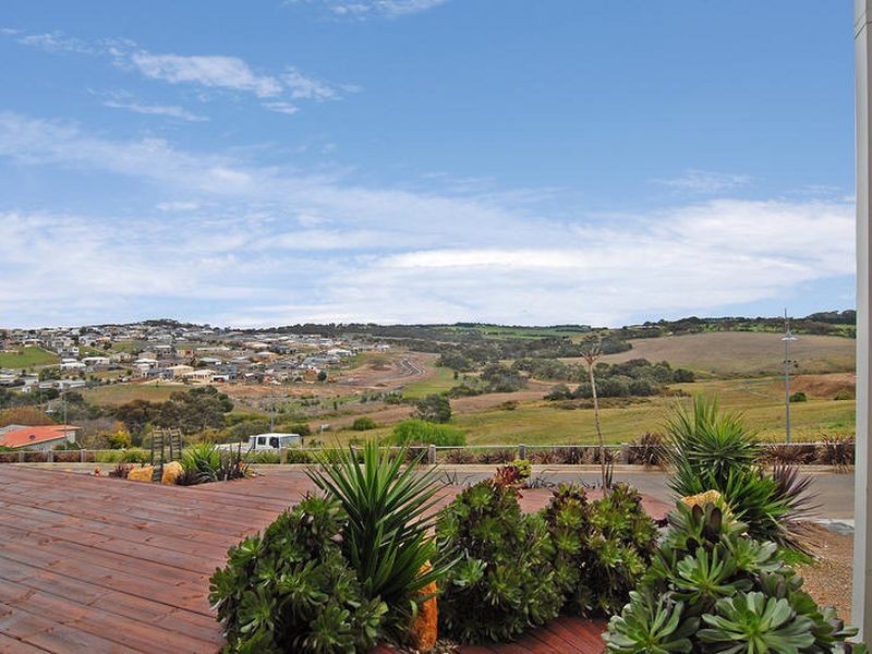 64 Alleyne Avenue, Torquay VIC 3228