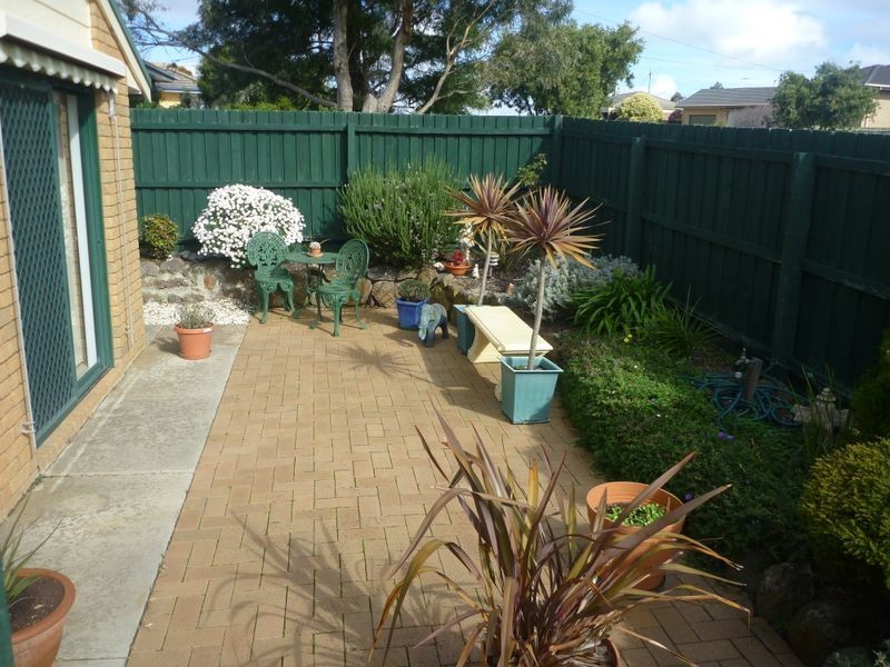 1/21 Bieske Road, Grovedale VIC 3216