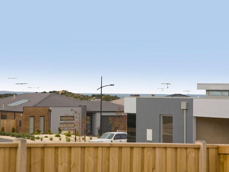 10 Shorebreak Street, Torquay VIC 3228