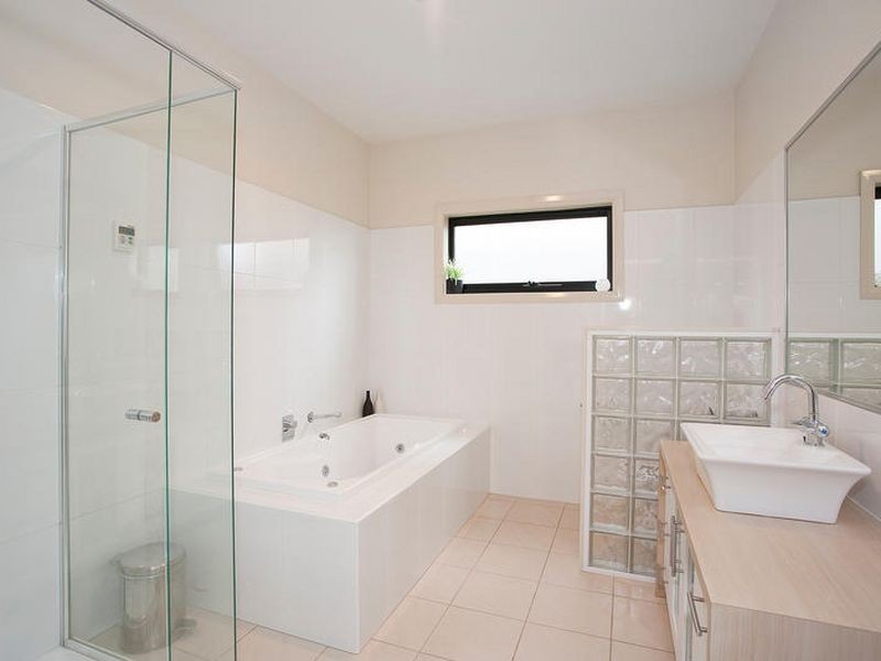 121 Grosvenor Drive, Wandana Heights VIC 3216