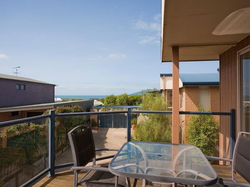 1/8 Cullen Court, Torquay VIC 3228