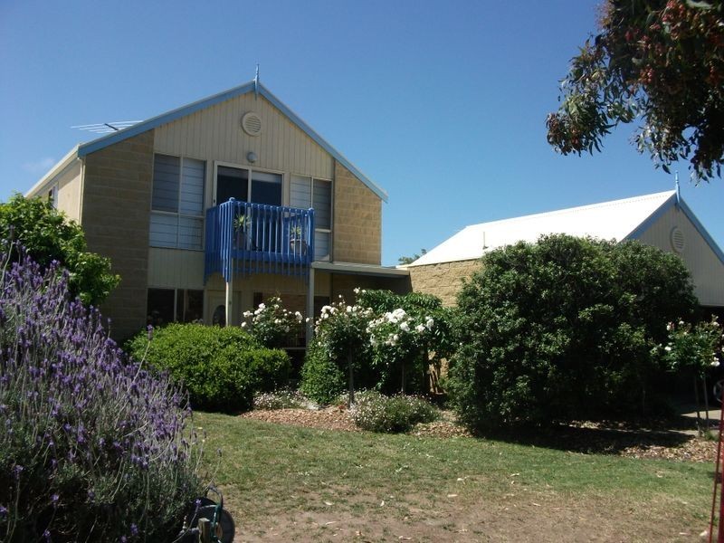 9 Boscarne Avenue, Torquay VIC 3228