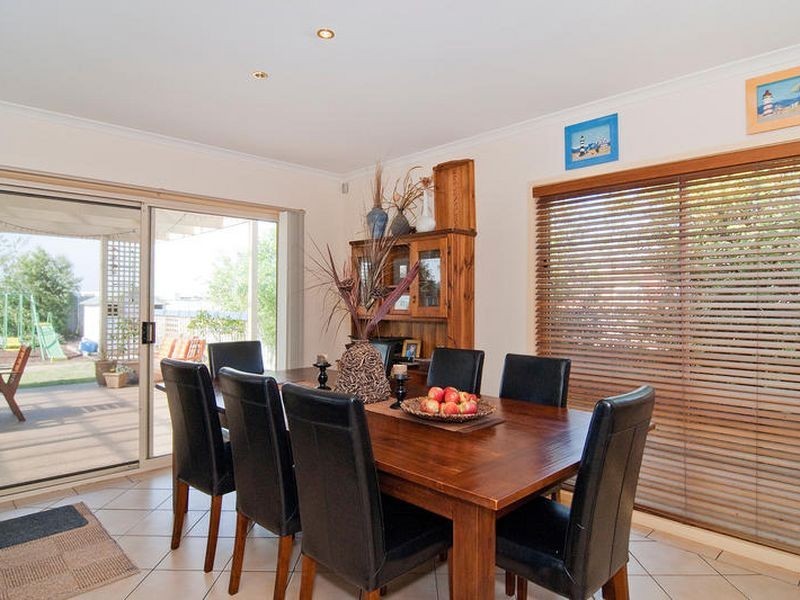 9 Boscarne Avenue, Torquay VIC 3228