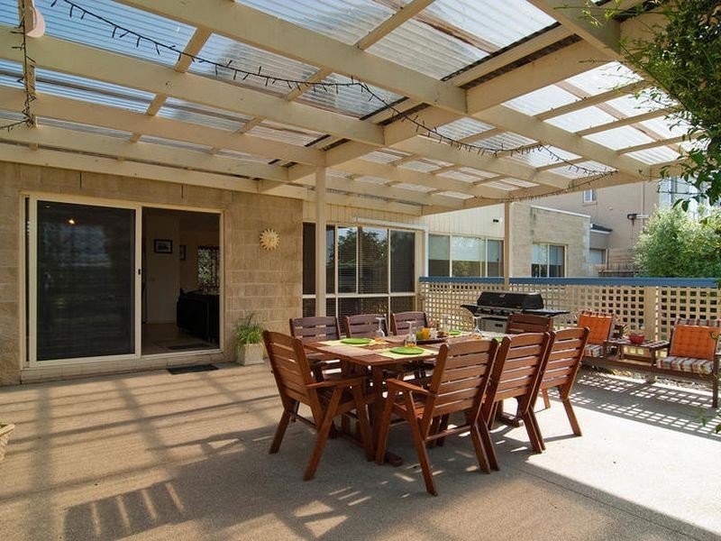 9 Boscarne Avenue, Torquay VIC 3228