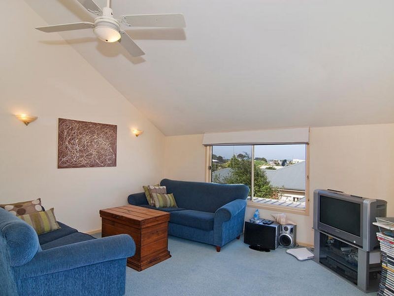 9 Boscarne Avenue, Torquay VIC 3228