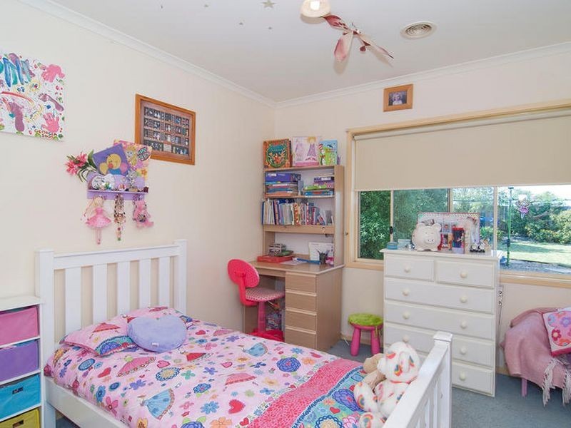 9 Boscarne Avenue, Torquay VIC 3228
