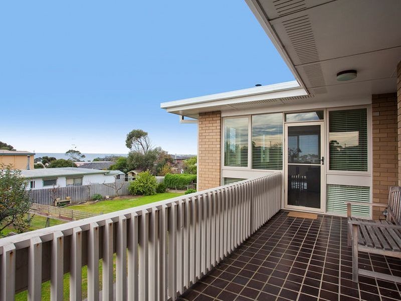 7 Gogoll Crescent, Torquay VIC 3228