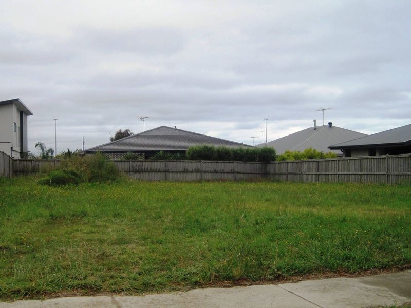 13 Longshore Street, Torquay VIC 3228