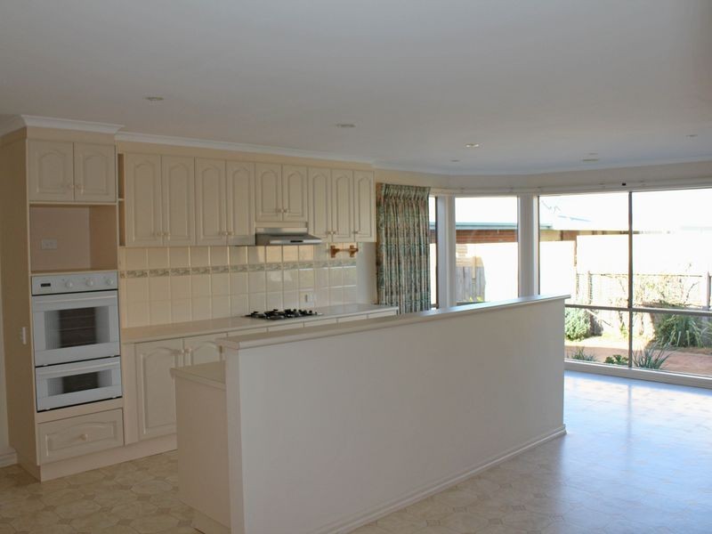 66 Glaneuse Avenue, Torquay VIC 3228