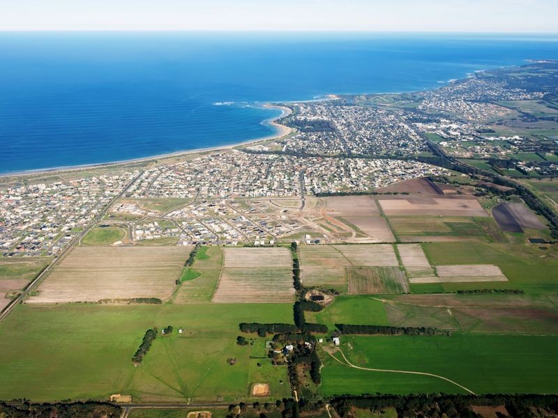 18 Sunnymead Avenue, Torquay VIC 3228