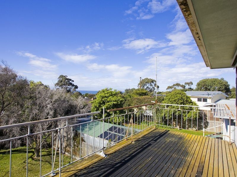 12 Follett Street, Torquay VIC 3228
