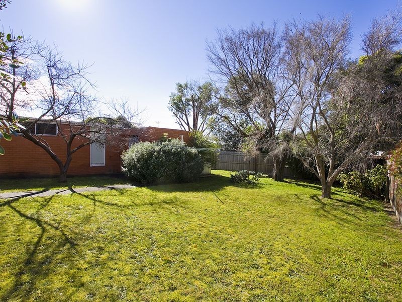 12 Follett Street, Torquay VIC 3228