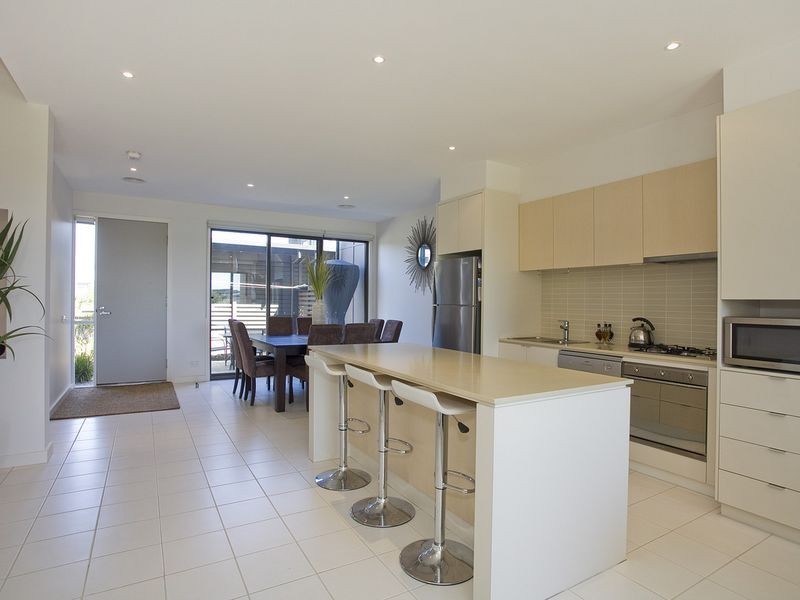 4 Pebble Place, Torquay VIC 3228