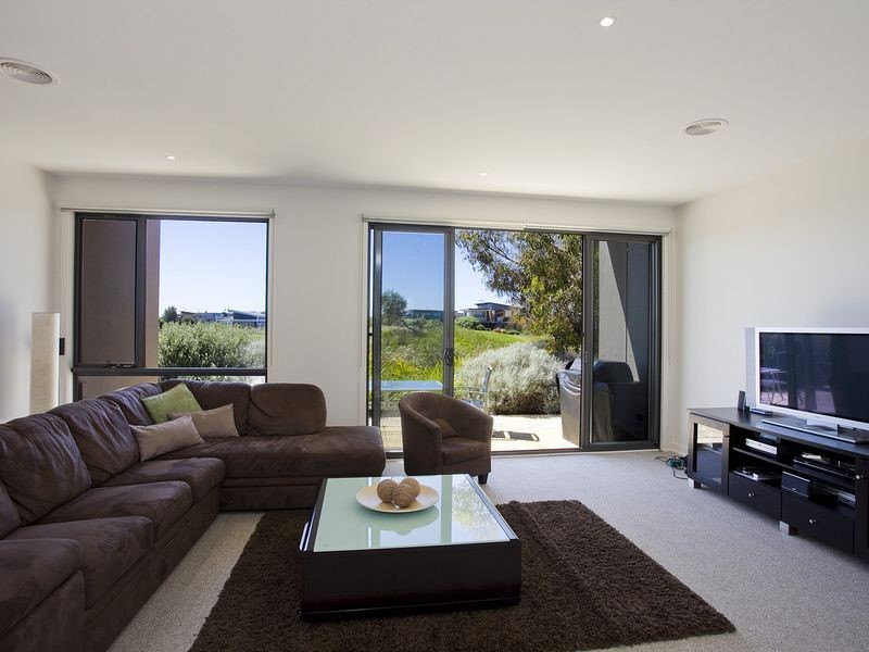 4 Pebble Place, Torquay VIC 3228