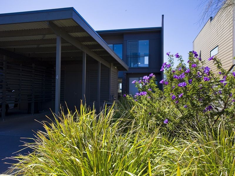 4 Pebble Place, Torquay VIC 3228