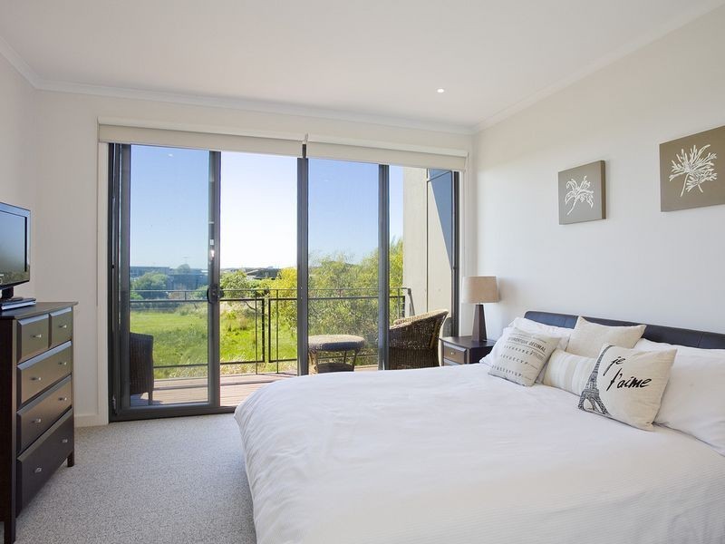 4 Pebble Place, Torquay VIC 3228