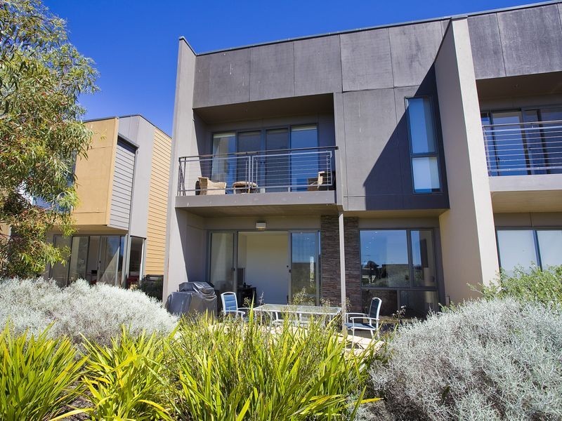 4 Pebble Place, Torquay VIC 3228