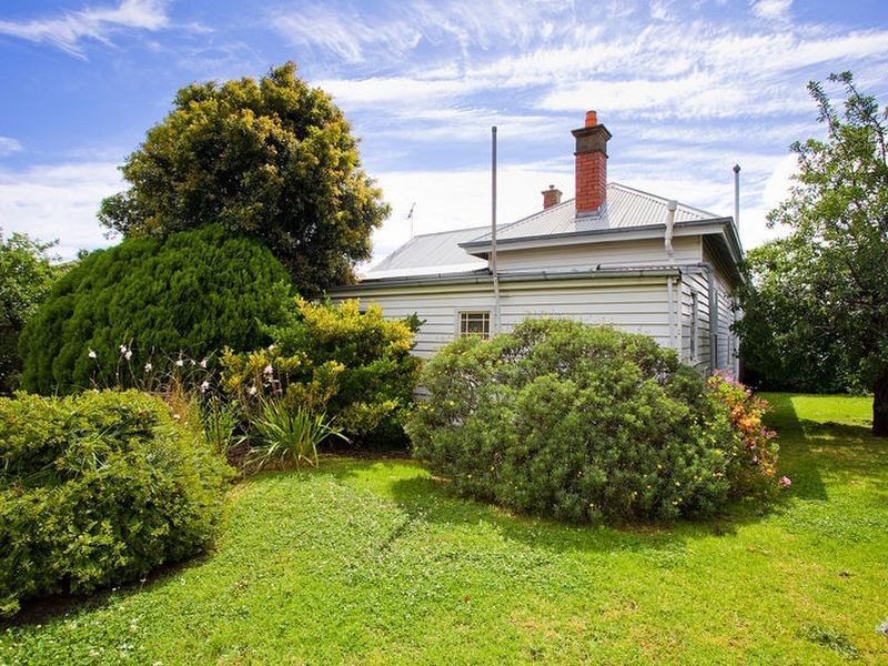 28 Thomson Street, Belmont VIC 3216