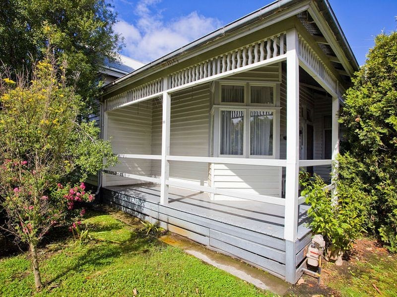 28 Thomson Street, Belmont VIC 3216
