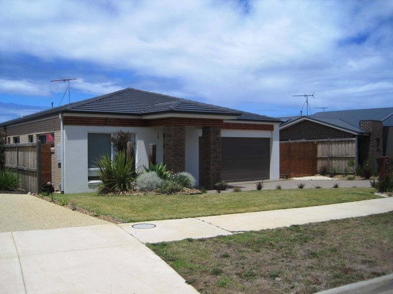 166 Fischer Street, Torquay VIC 3228