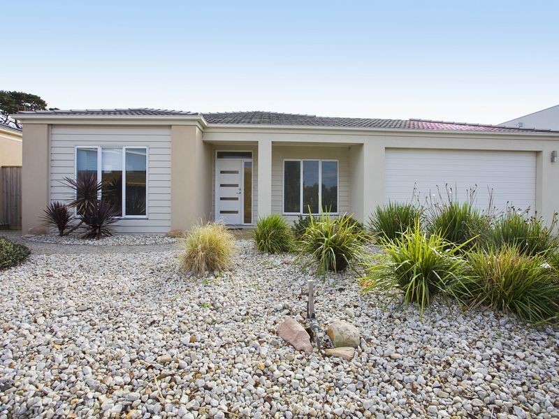 18 Centreside Drive, Torquay VIC 3228