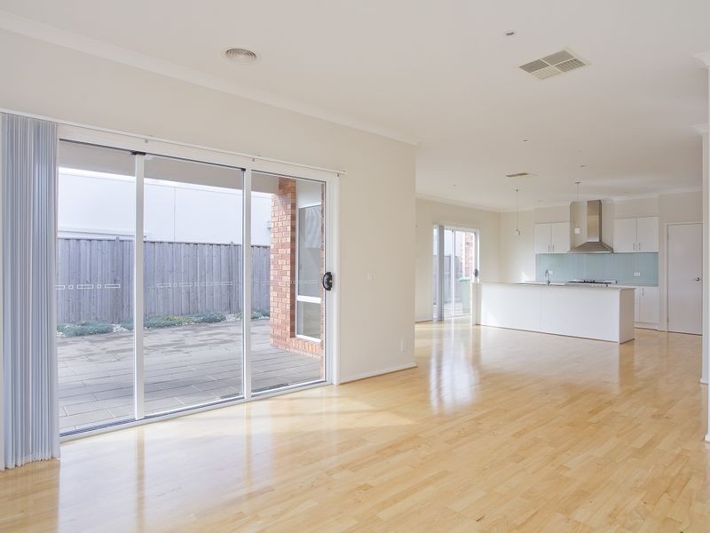 18 Centreside Drive, Torquay VIC 3228