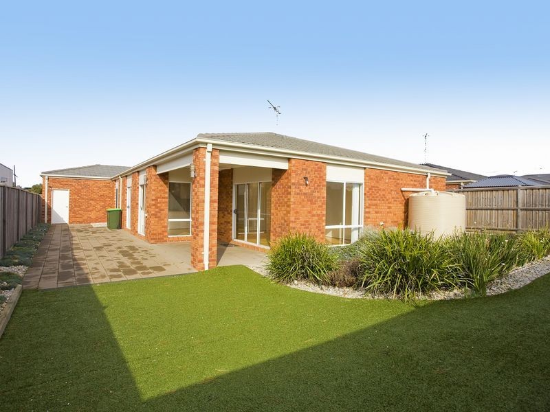 18 Centreside Drive, Torquay VIC 3228
