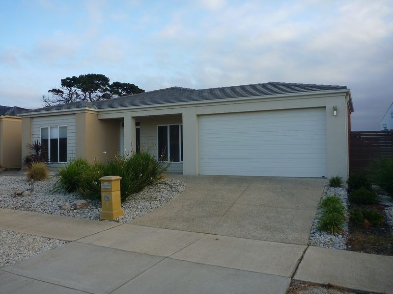 18 Centreside Drive, Torquay VIC 3228