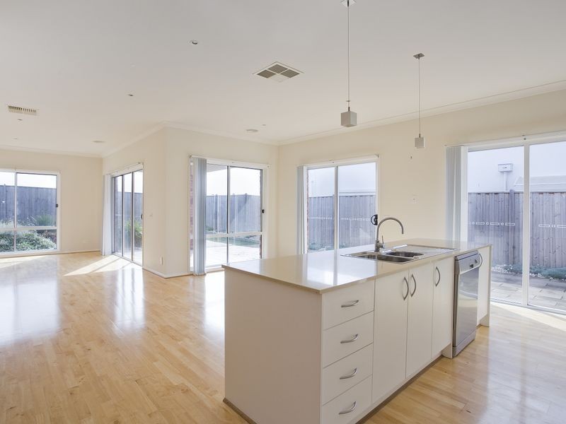 18 Centreside Drive, Torquay VIC 3228