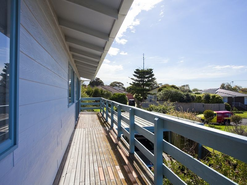 11 Gogoll Crescent, Torquay VIC 3228