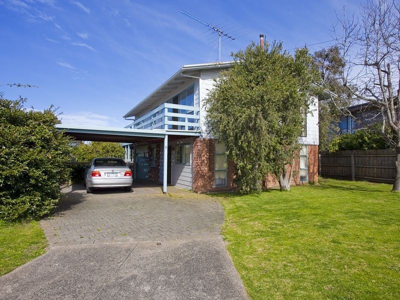11 Gogoll Crescent, Torquay VIC 3228