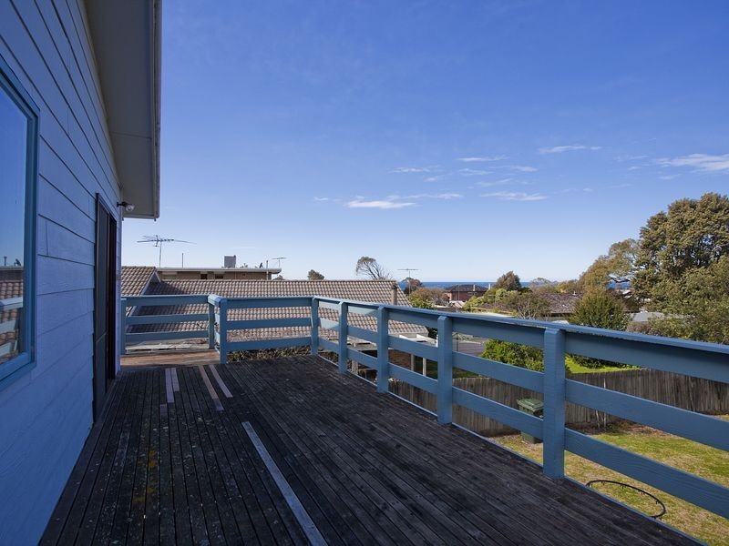 11 Gogoll Crescent, Torquay VIC 3228