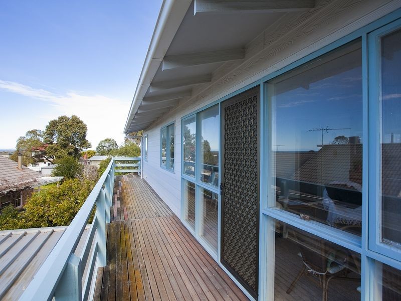 11 Gogoll Crescent, Torquay VIC 3228