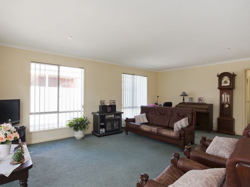 1/12 Loch Ard Drive, Torquay VIC 3228