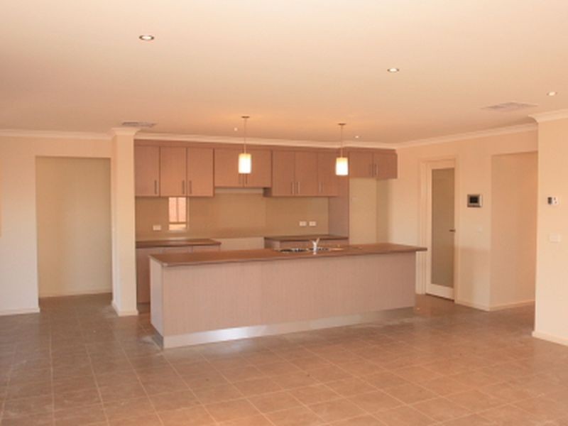 120 Fongeo Drive, Point Cook VIC 3030