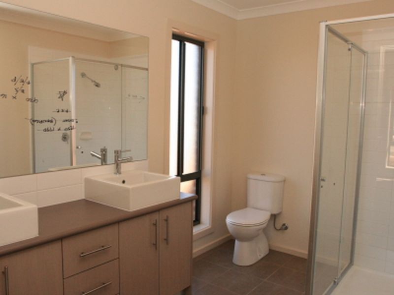 120 Fongeo Drive, Point Cook VIC 3030