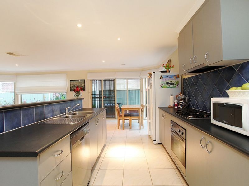 33 Riversdale Drive, Werribee VIC 3030