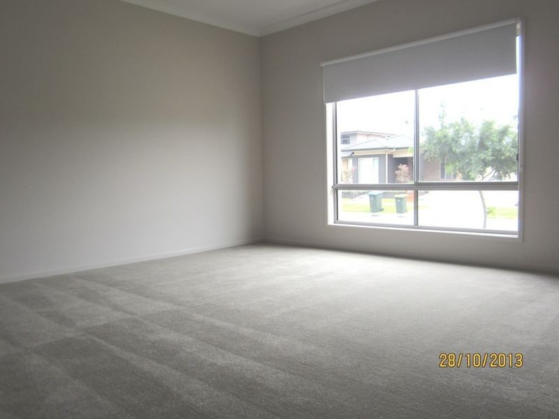 12 Waves Drive, Point Cook VIC 3030