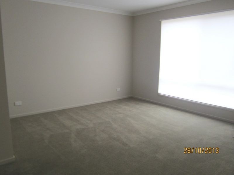 12 Waves Drive, Point Cook VIC 3030