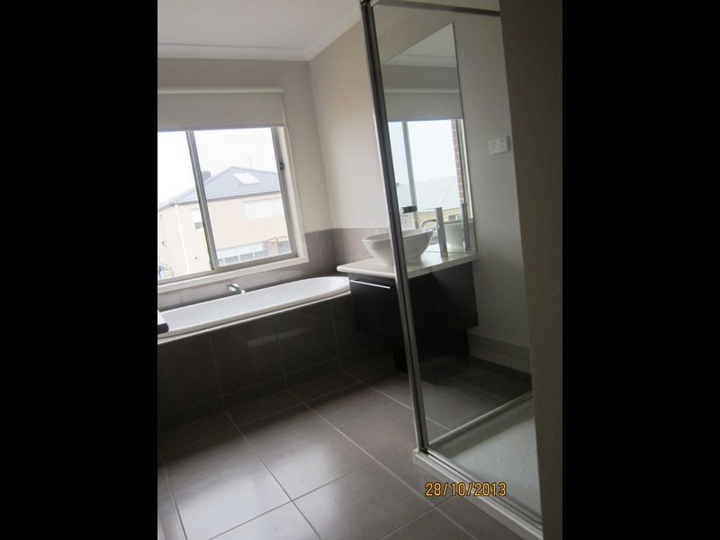 12 Waves Drive, Point Cook VIC 3030