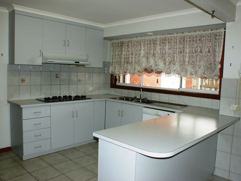 16 Yandina Drive, Hoppers Crossing VIC 3029