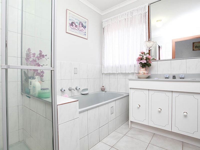 16 Yandina Drive, Hoppers Crossing VIC 3029