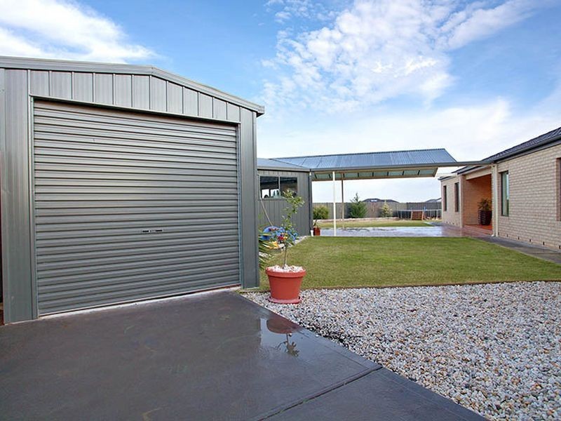 9 Malanda Place, Truganina VIC 3029