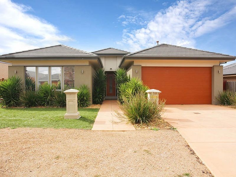 4 Riverglades Drive, Point Cook VIC 3030