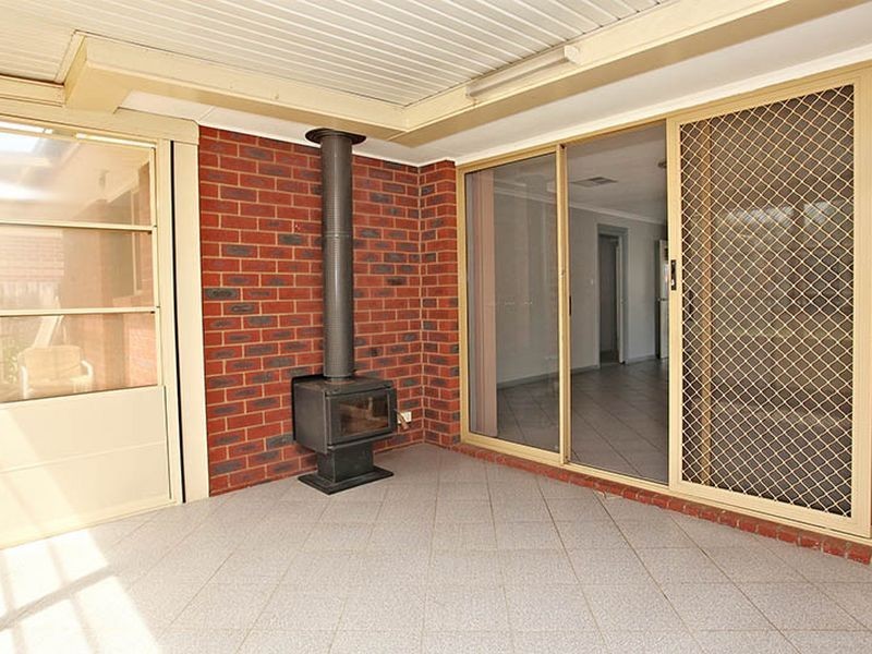 35 Maple Crescent, Hoppers Crossing VIC 3029