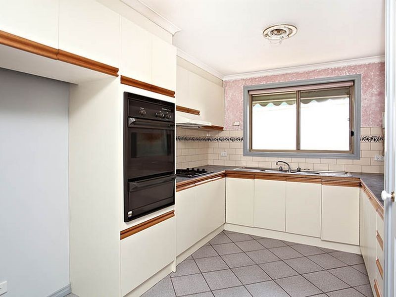 35 Maple Crescent, Hoppers Crossing VIC 3029