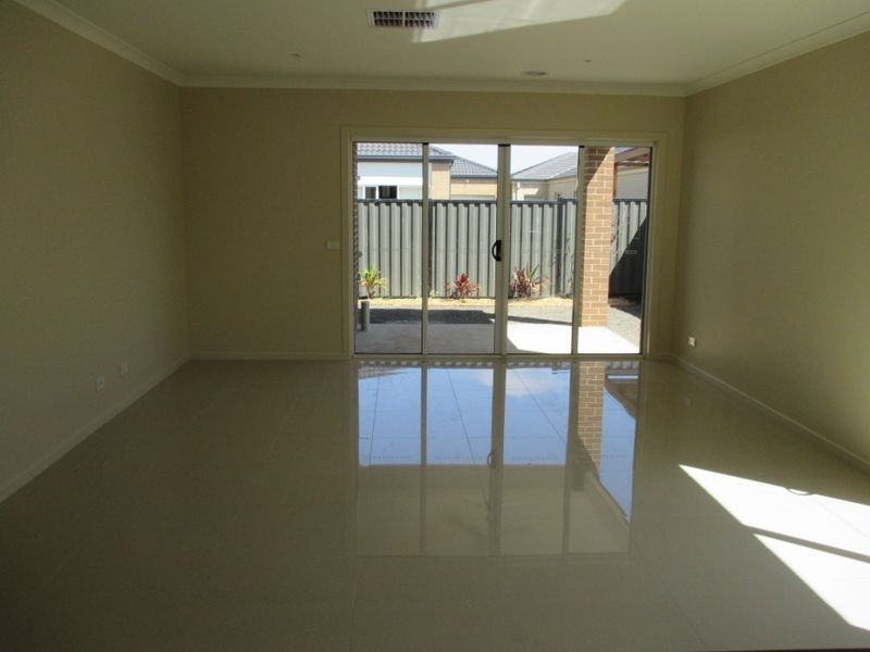 48 Bliss Street, Point Cook VIC 3030